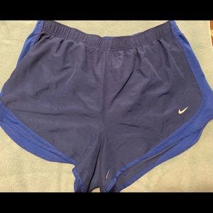 GUC- NIKE Women’s Running shorts size 1X